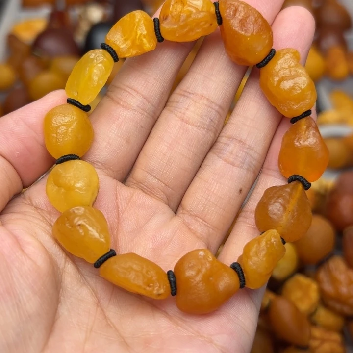 琥珀未镶嵌颈饰天然蜜蜡