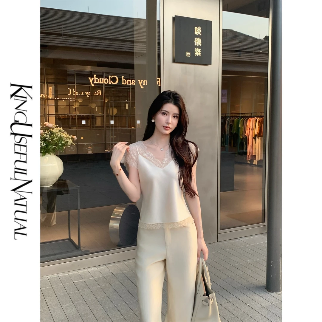 KUN【悦己】穿搭首选 光泽感缎面拼蕾丝下摆开叉百搭凉感吊带上衣