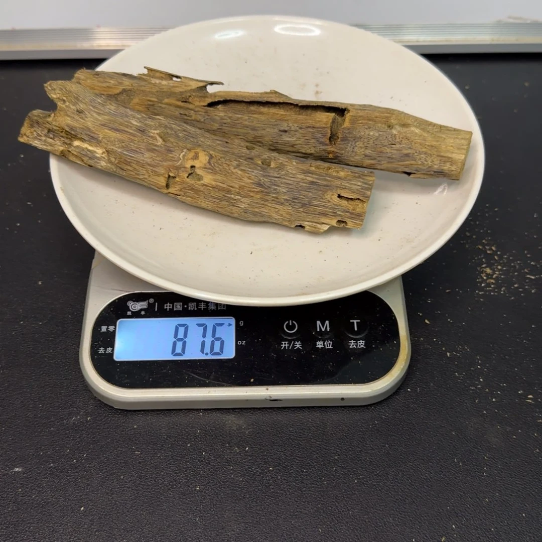 沉香碎屑沉香透顶绿