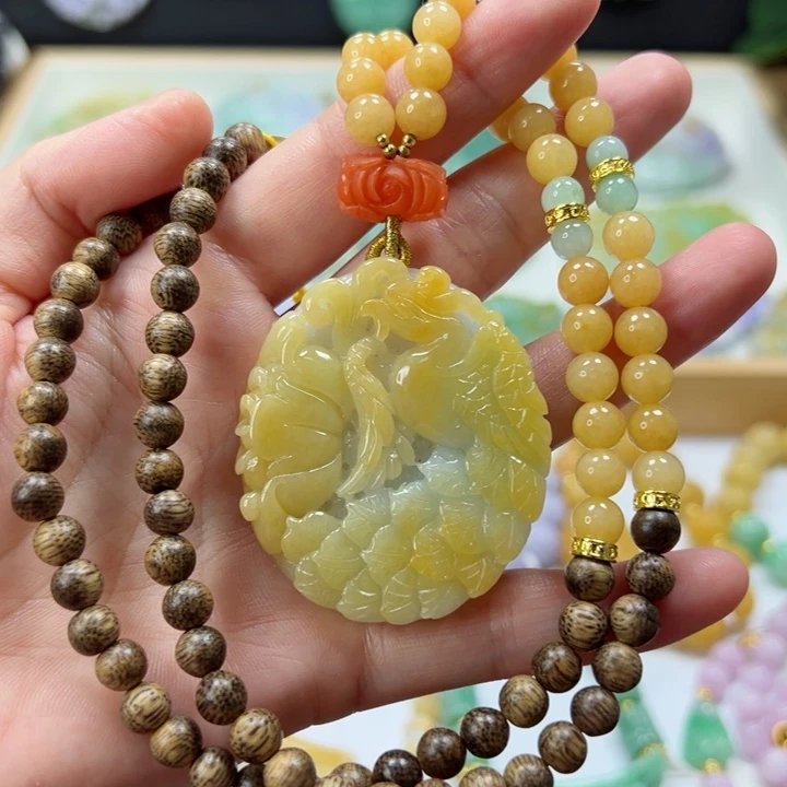 颈饰未镶嵌翡翠吊坠