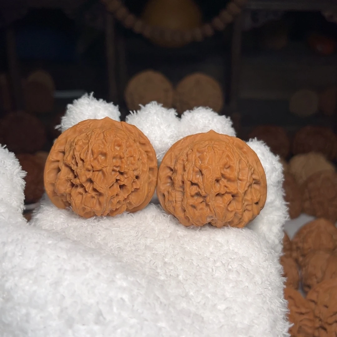 小***雄文玩核桃吊坠空洞峪