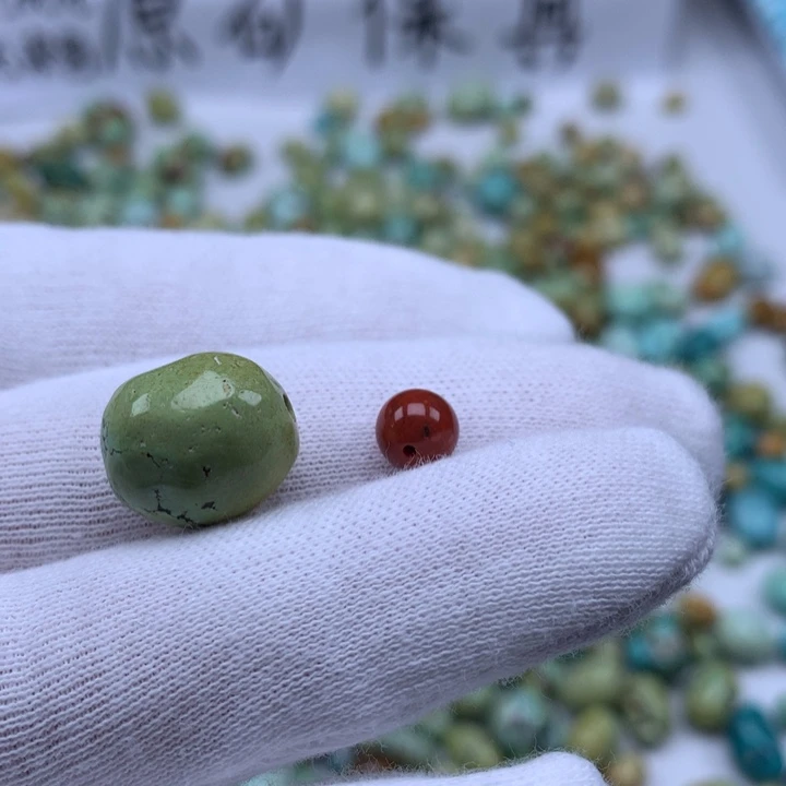 仓***台未镶嵌南红玛瑙珠宝奇石