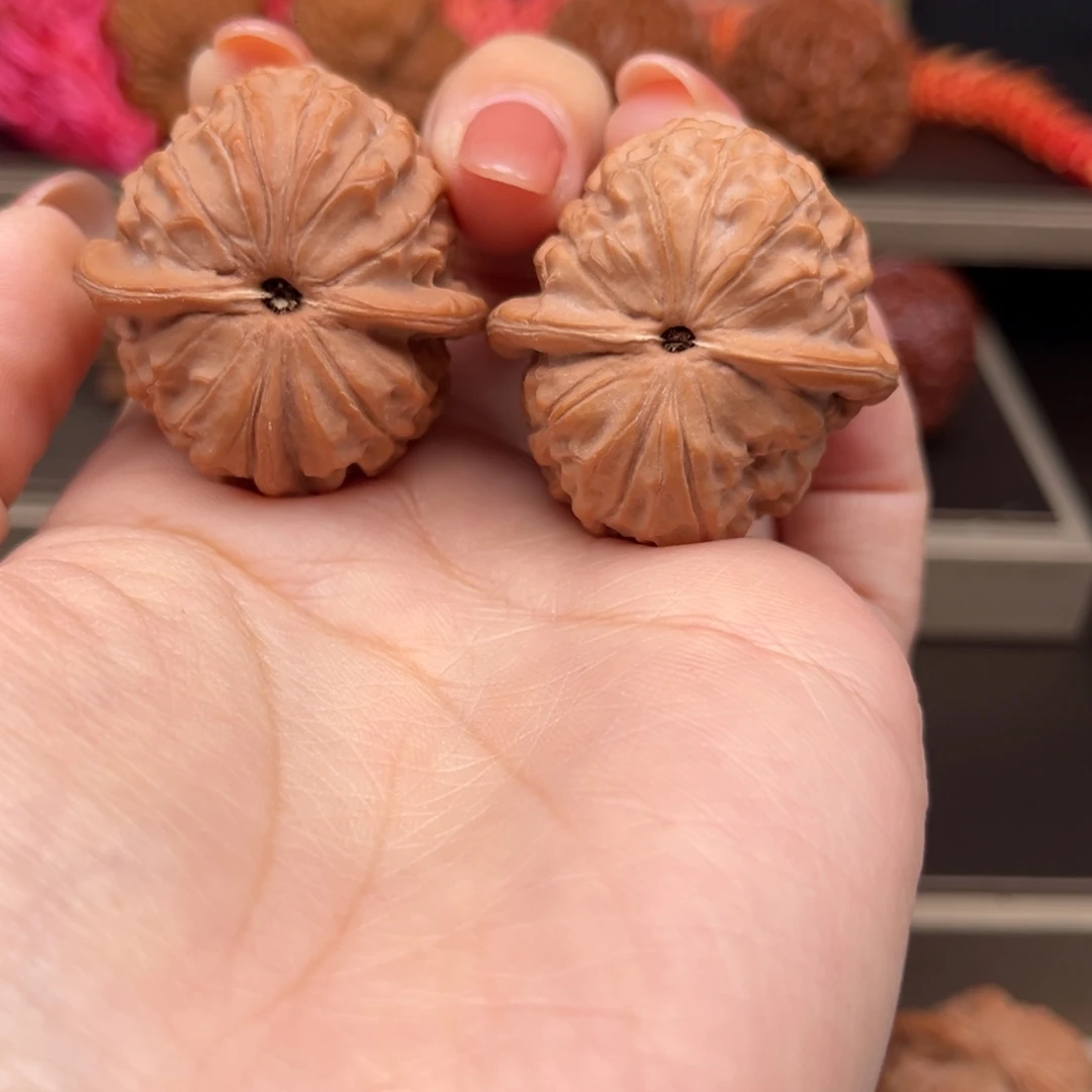 吊坠桃核石门元宝