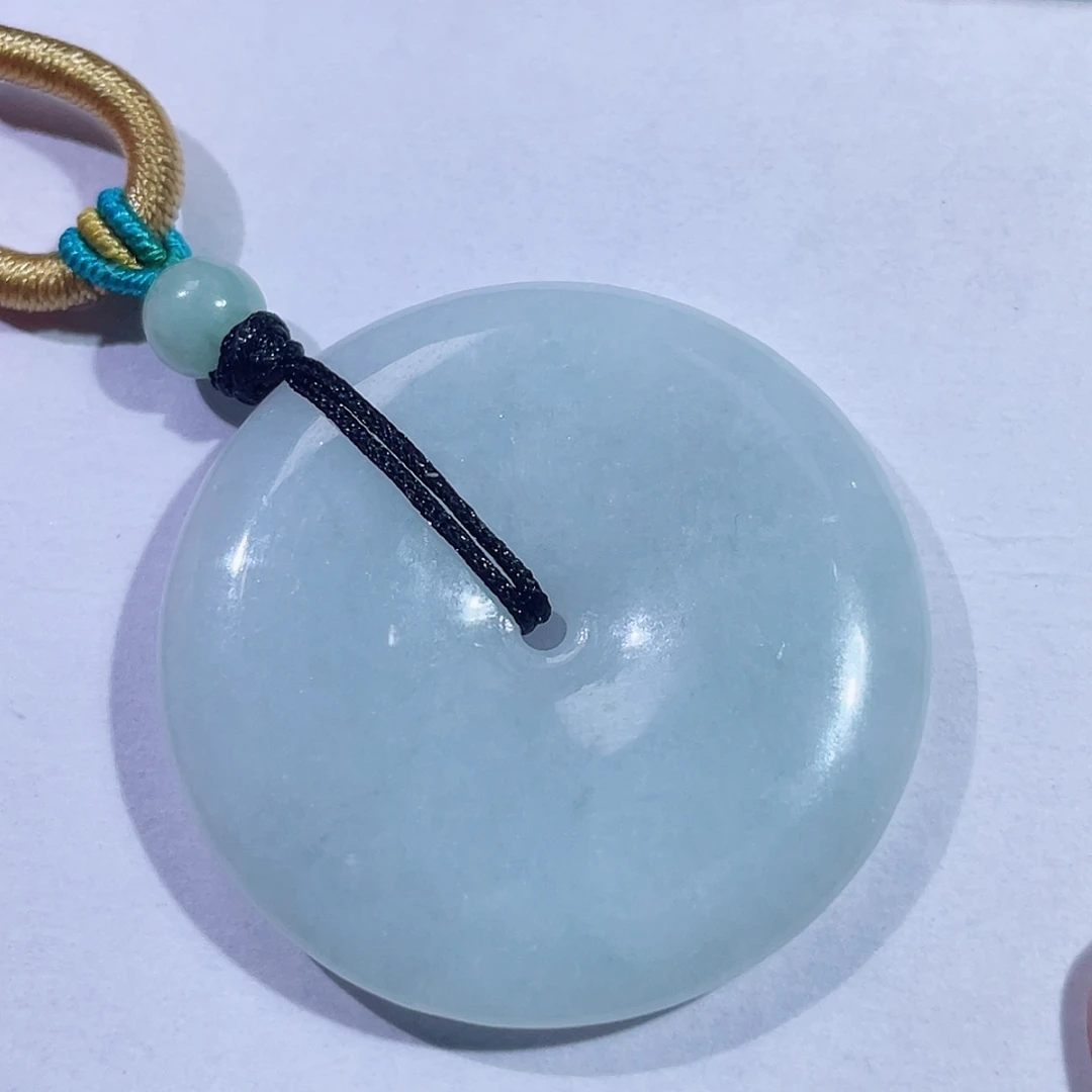 翡翠未镶嵌颈饰平安