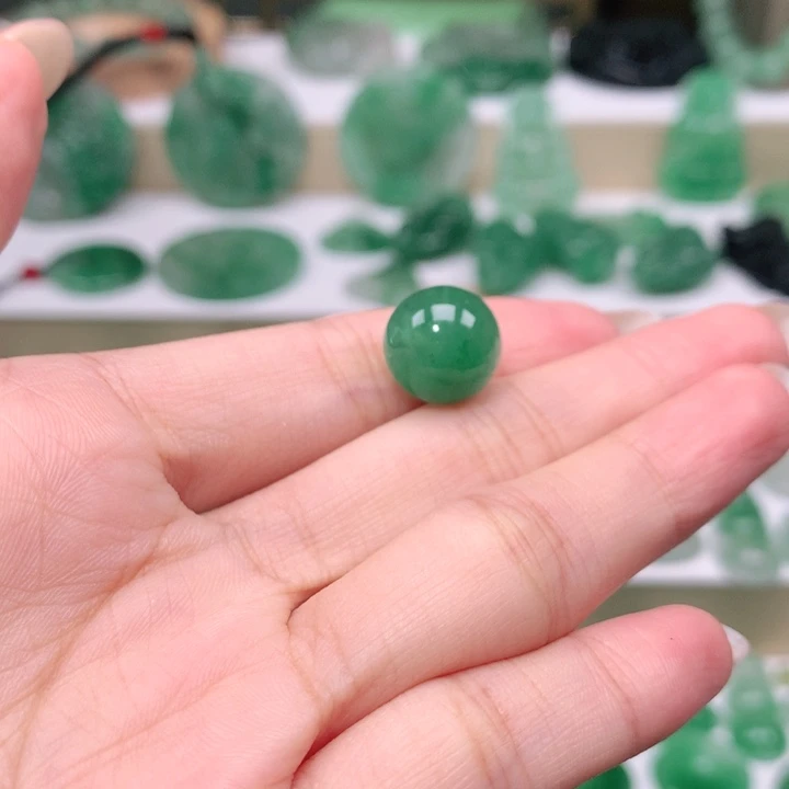 颈饰未镶嵌石英质玉小*芦