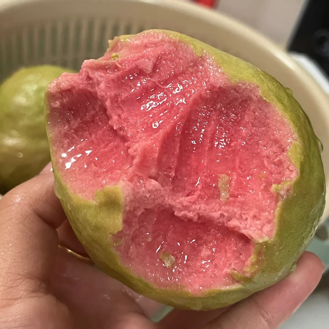 奶油冰淇淋红心芭乐一箱8个左右