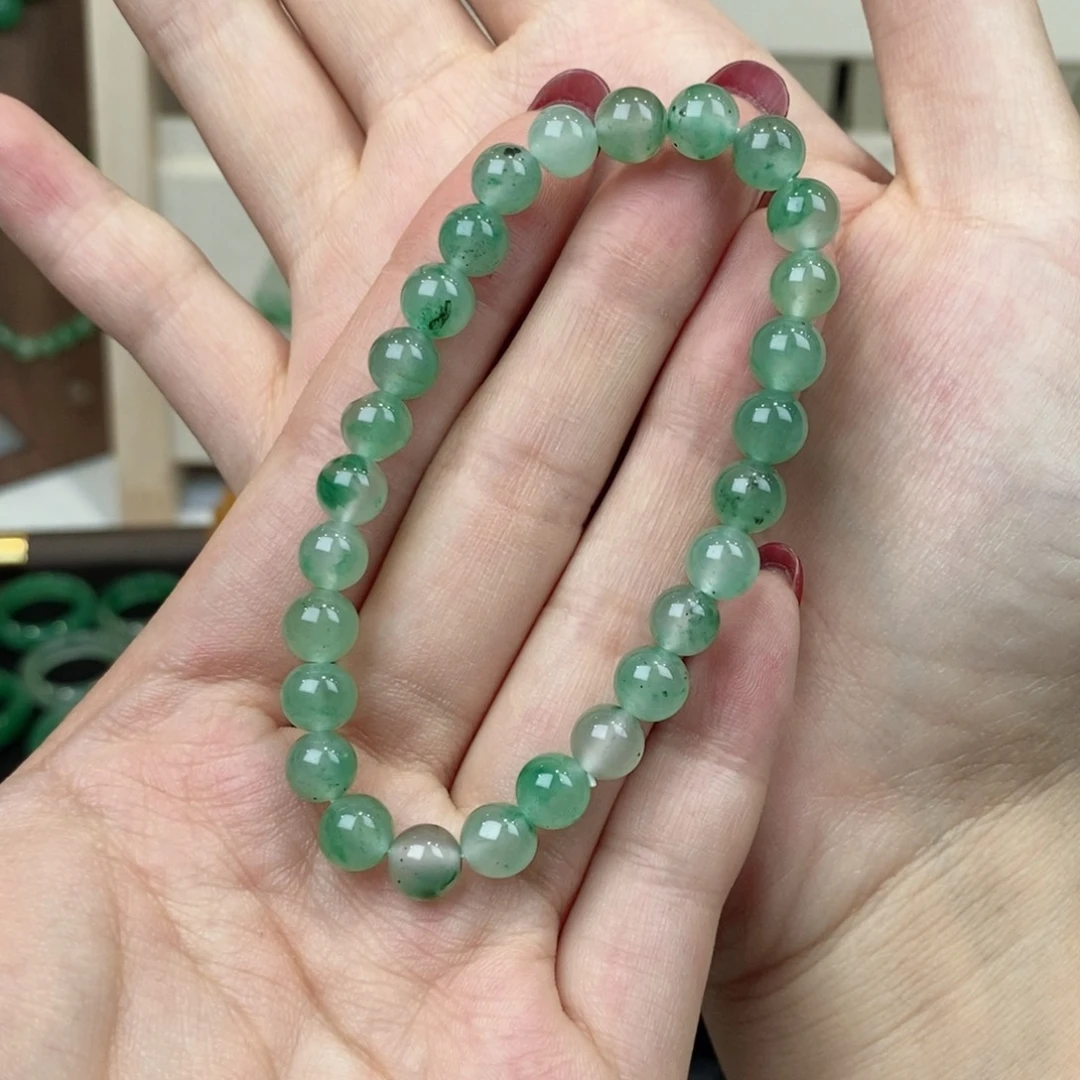 石英质玉未镶嵌颈饰