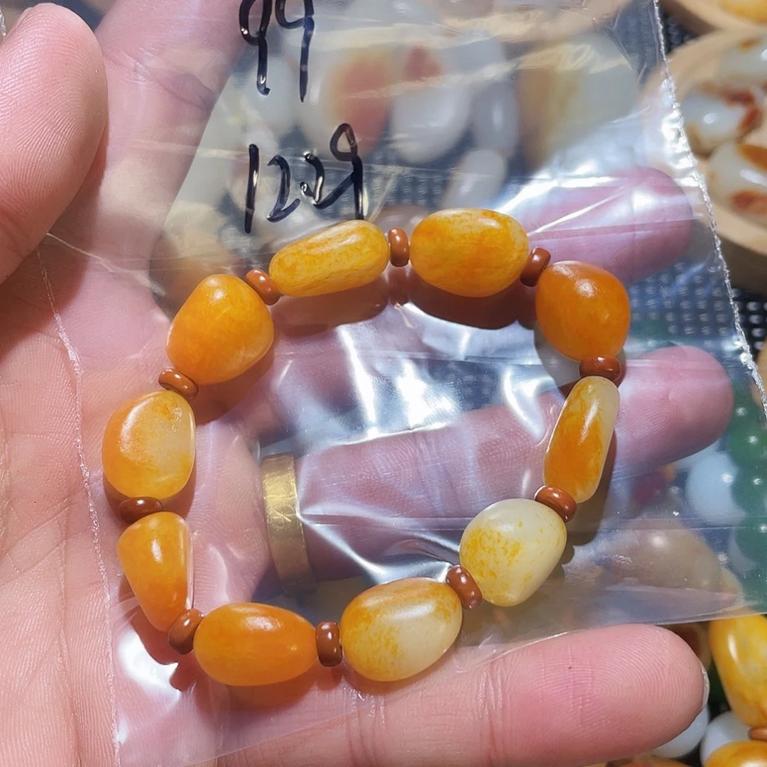 未镶嵌和田玉（子料）珠宝奇石艳**空