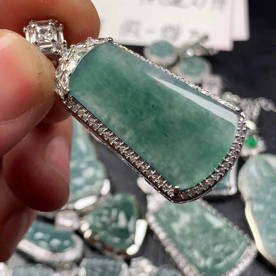 颈饰未镶嵌翡翠无事牌