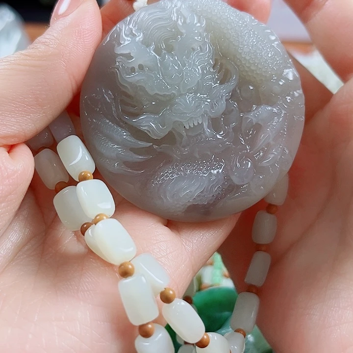 和田玉未镶嵌颈饰