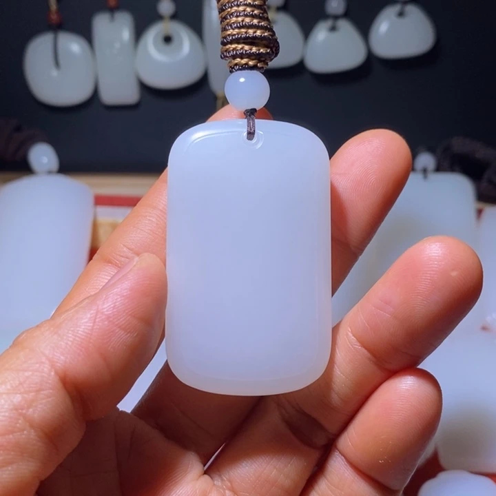 和田玉（糖玉）未镶嵌颈饰