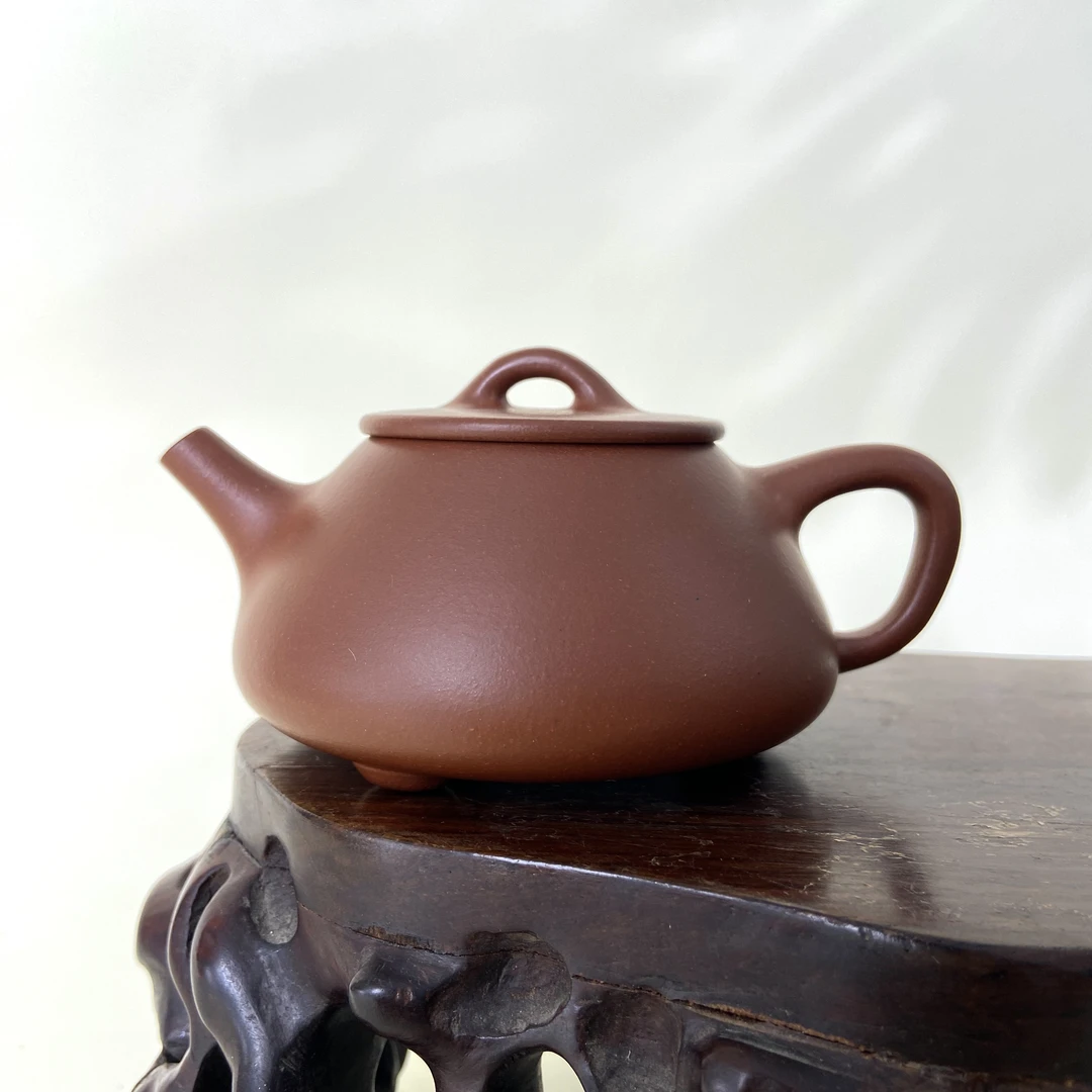 宜兴手工紫砂陶 （万旭霞）160cc茶壶GS4208-39