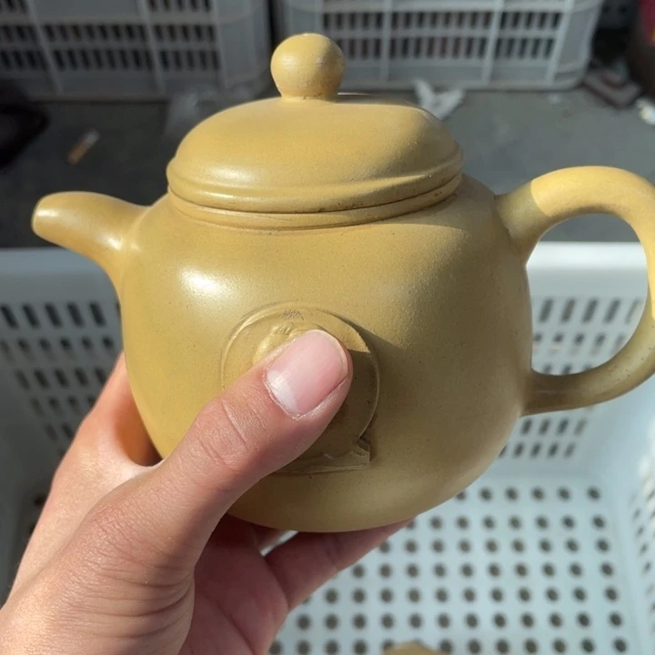 紫砂茶壶老厂紫砂壶一件。