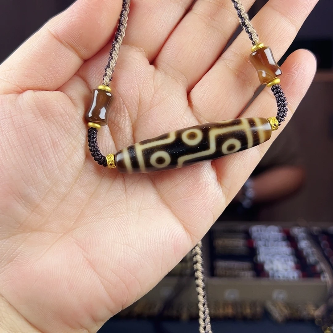 玛瑙/玉髓合金颈饰～张魁