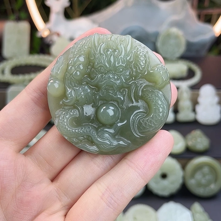 拒***问颈饰未镶嵌和田玉