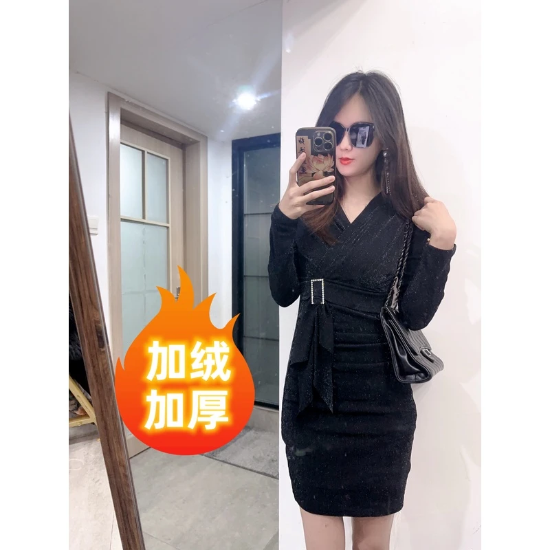 【奥利薇】秋冬款加绒连衣裙修身收腰弹力褶皱显瘦黑色修身针织裙