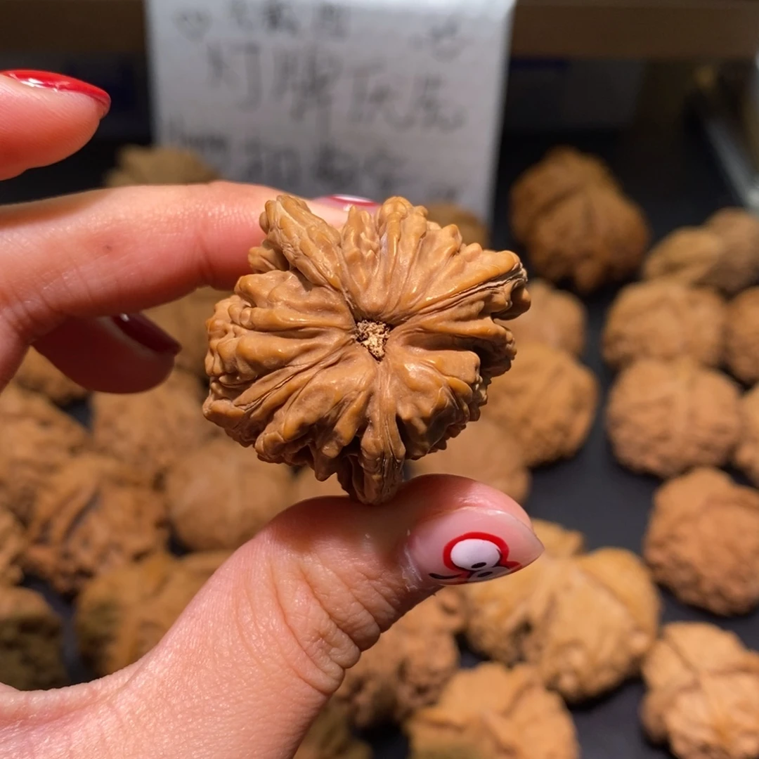 洪***️吊坠文玩核桃四座楼