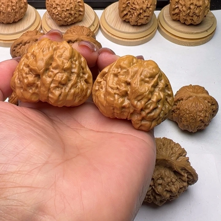 文玩核桃吊坠芳芳42蛤蟆头