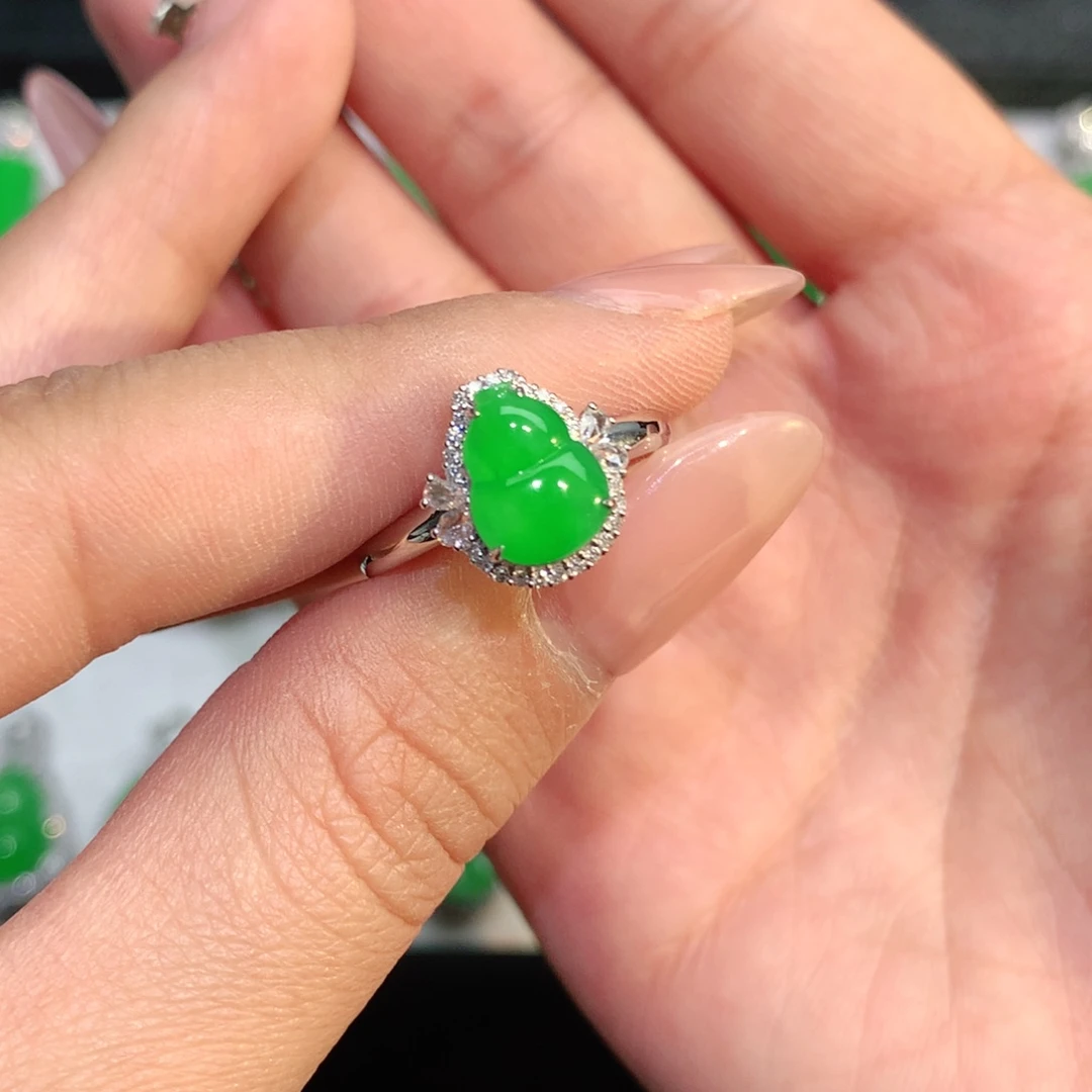 翡翠颈饰18K金镶嵌羽***?翡翠