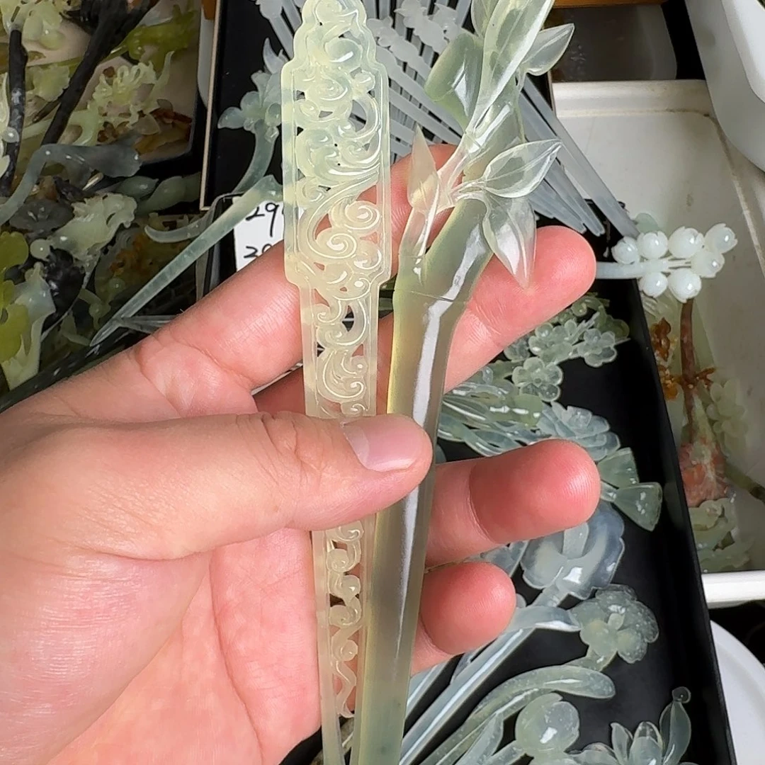 桃***_蛇纹石玉未镶嵌发饰