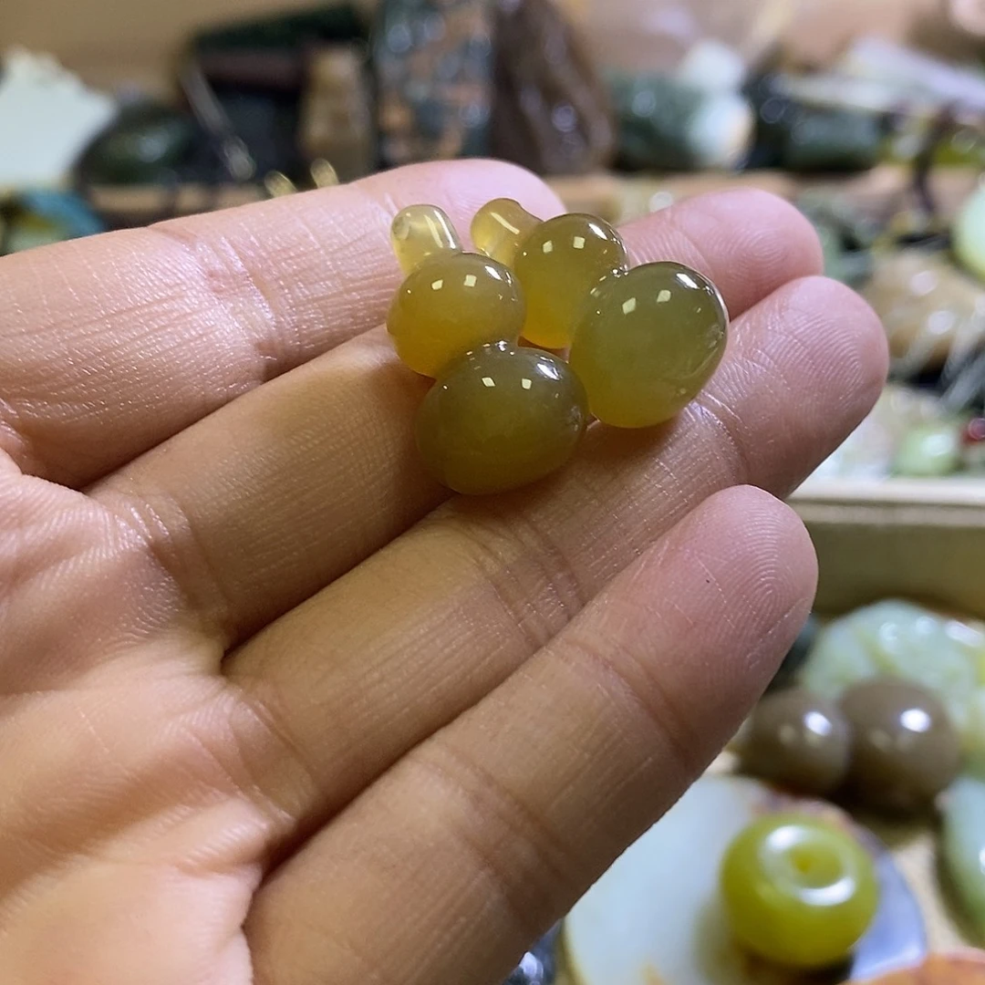 岫玉未镶嵌耳环耳环