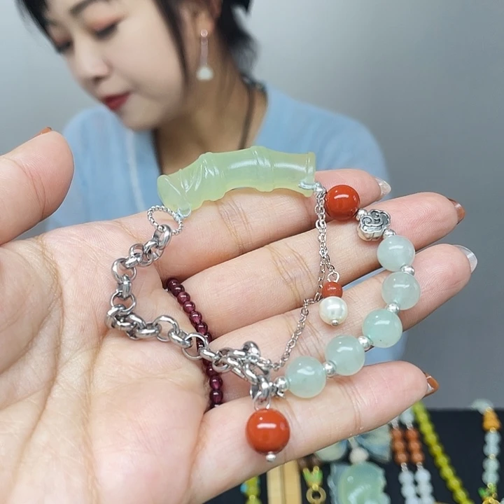 未镶嵌蛇纹石玉颈饰