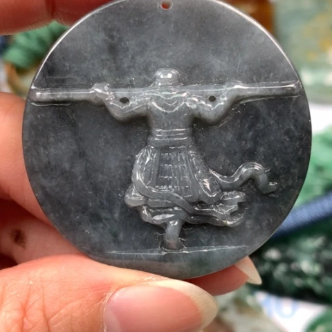 翡翠颈饰未镶嵌翡翠