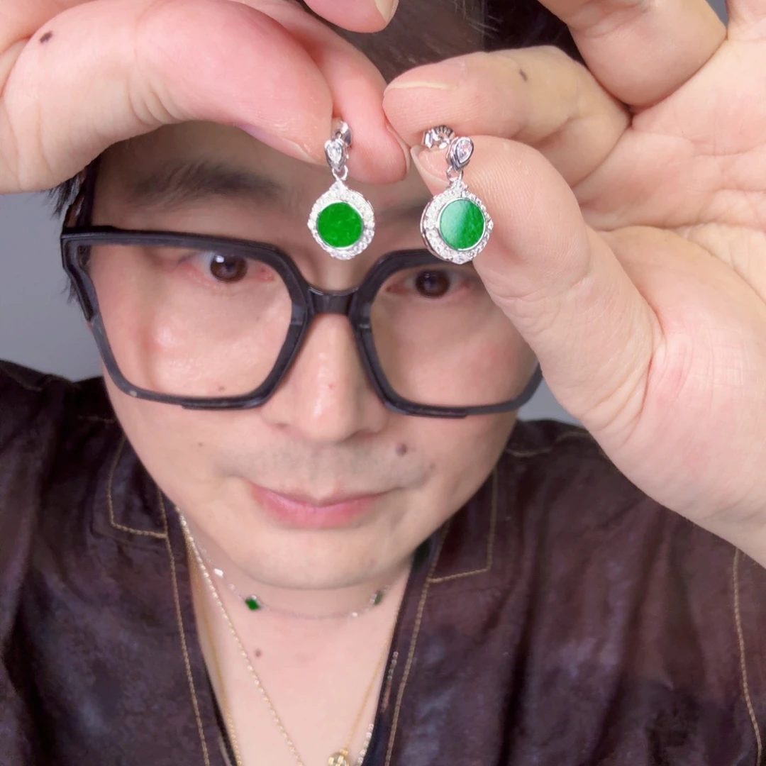 颈饰未镶嵌翡翠一对