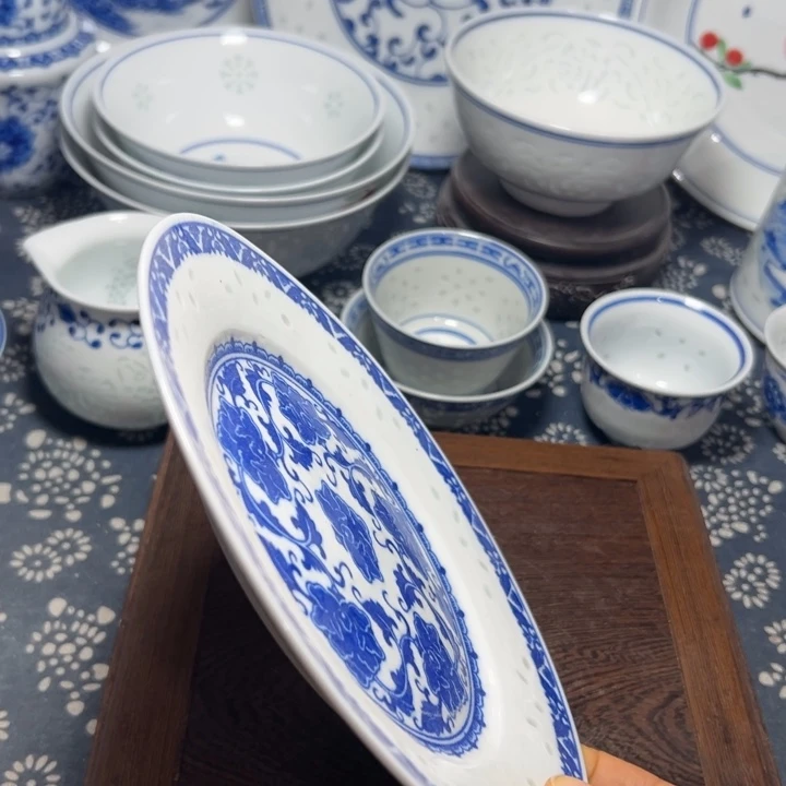 陶瓷青花玲珑7寸牡丹，平盘，平盘