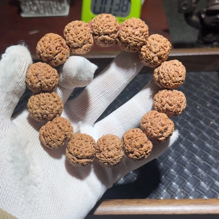 开***4金刚菩提吊坠的光辉