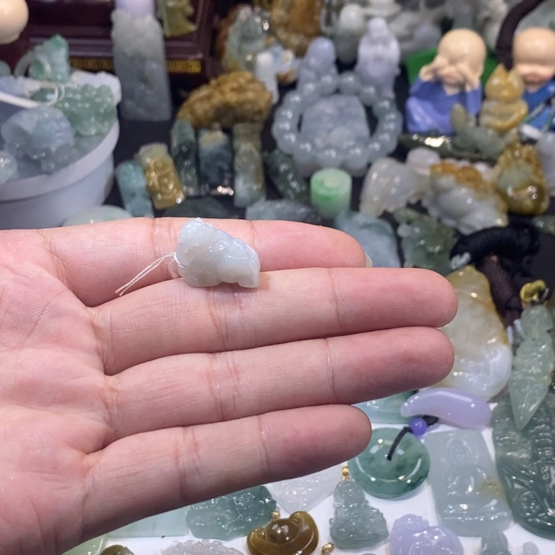 翡翠未镶嵌吊坠(不含链)貔貅