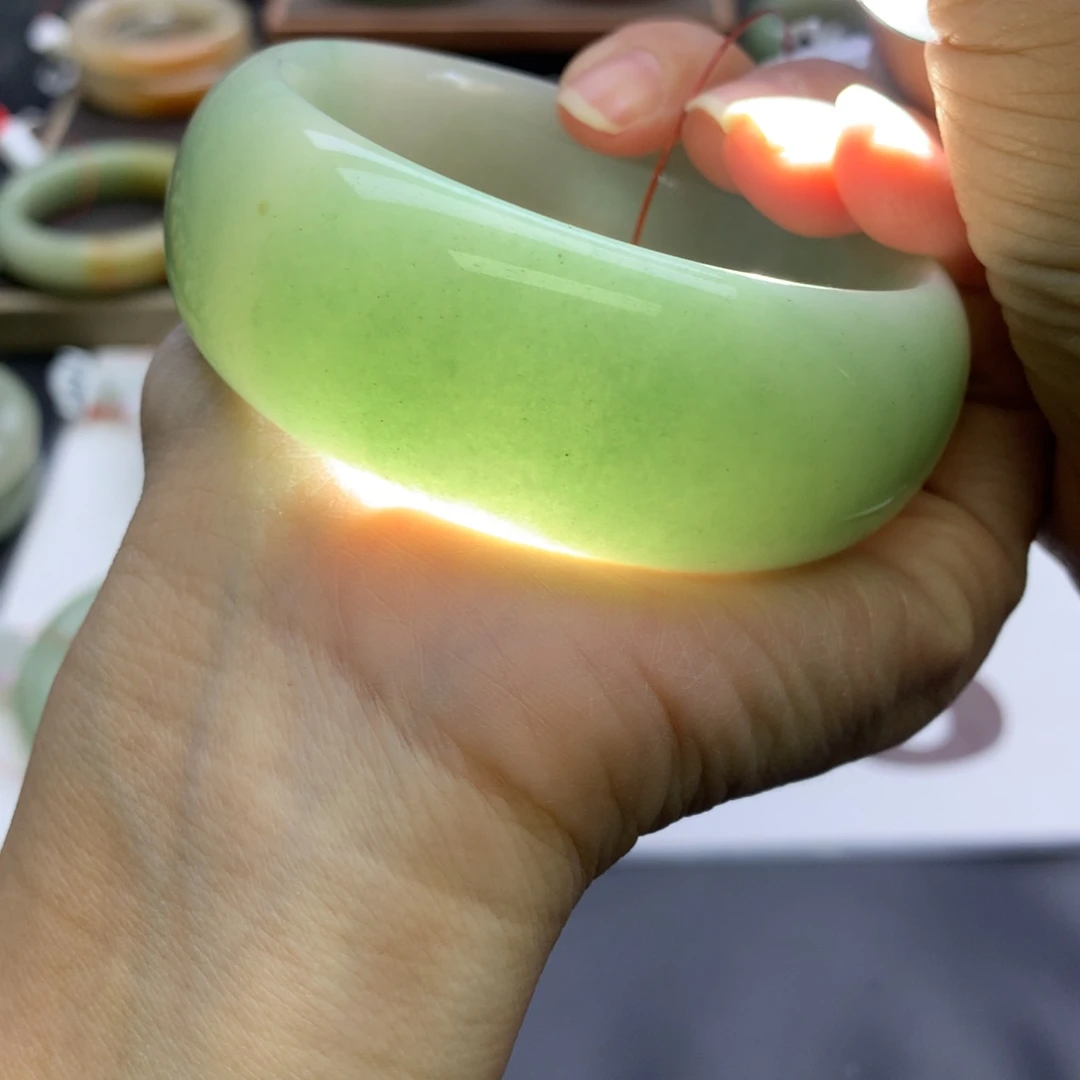 石英质玉未镶嵌手镯