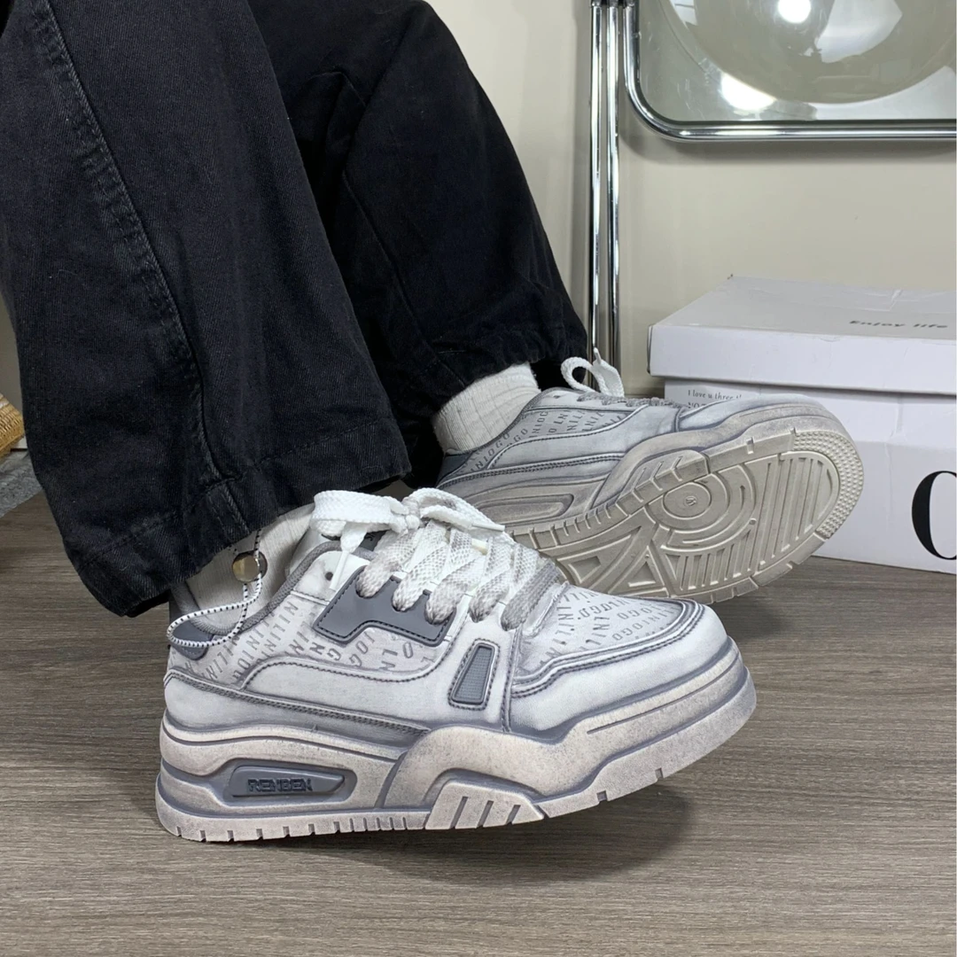 人本男鞋2025春秋新款运动皮面小白鞋时尚百搭板鞋厚底休闲鞋潮鞋