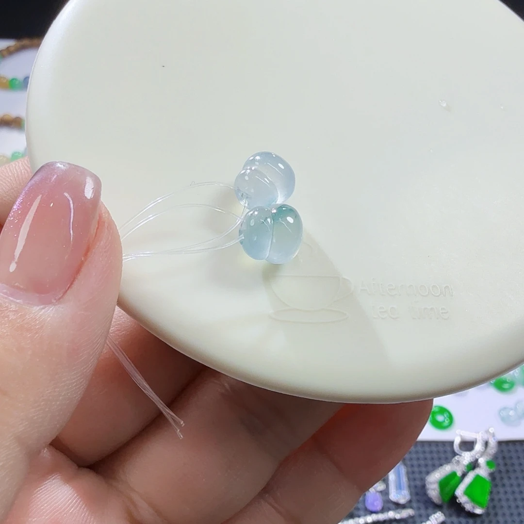 翡翠未镶嵌颈饰裸石