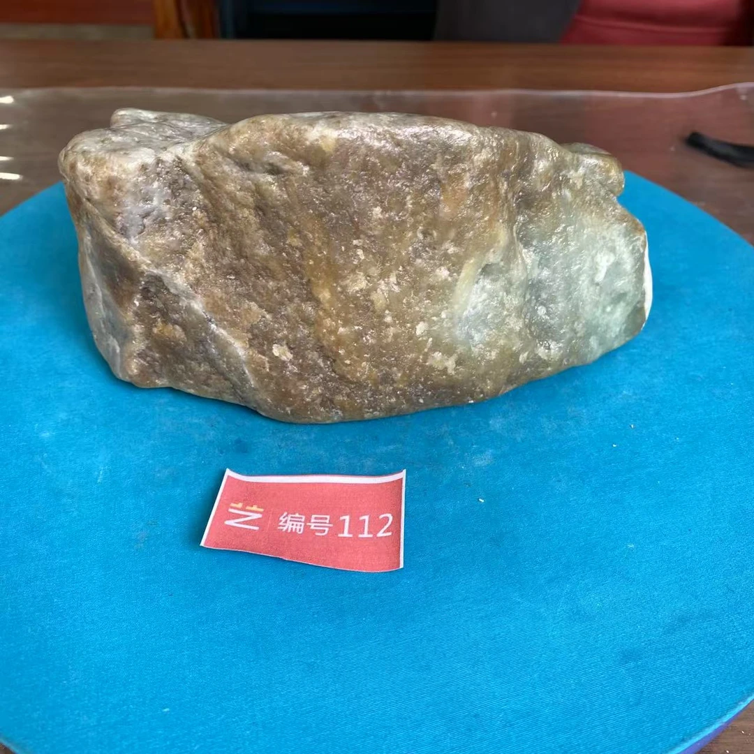 现货新疆玉料原石发一件编号112