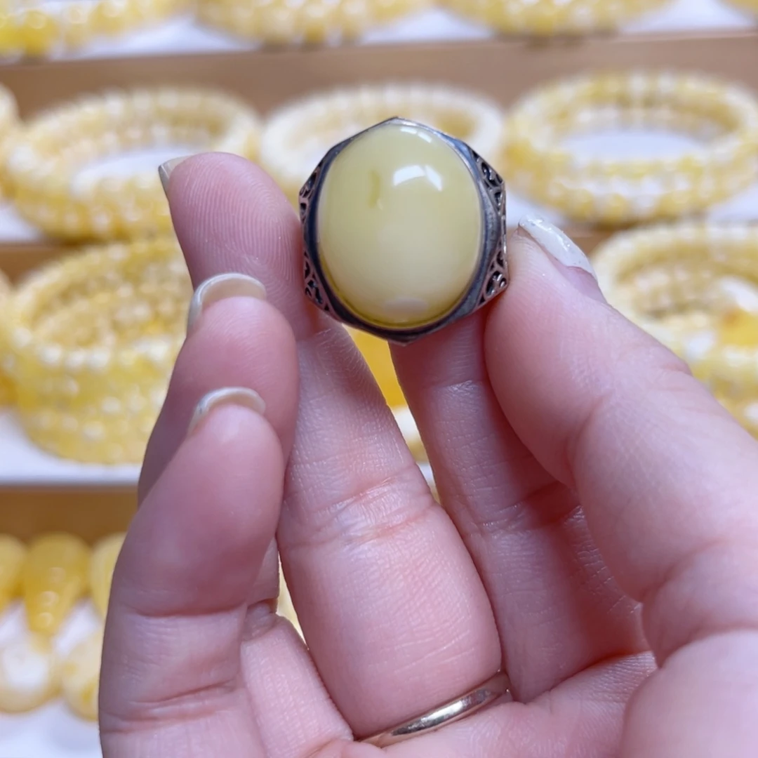 琥珀未镶嵌颈饰天然蜜蜡