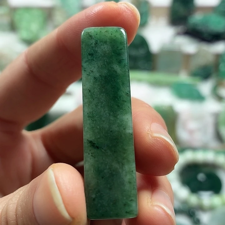 独山玉未镶嵌吊坠