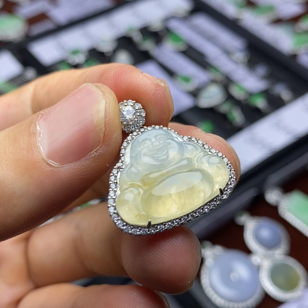 翡翠银S925镶嵌颈饰冰黄佛