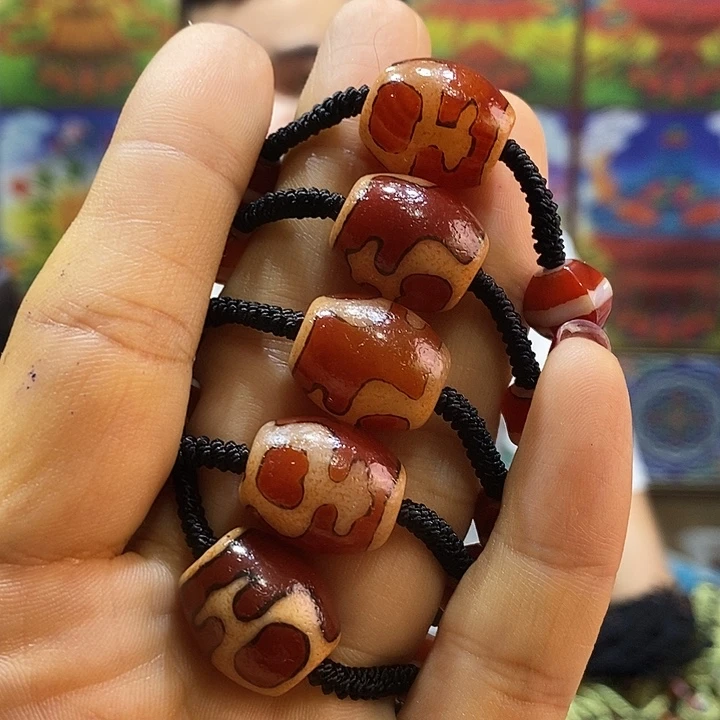 未镶嵌颈饰玛瑙/玉髓（覆膜）48多样性发其一