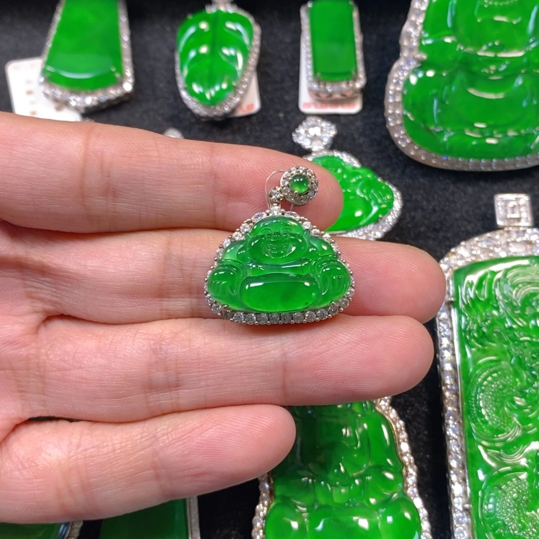 颈饰银S925镶嵌翡翠佛公吊坠