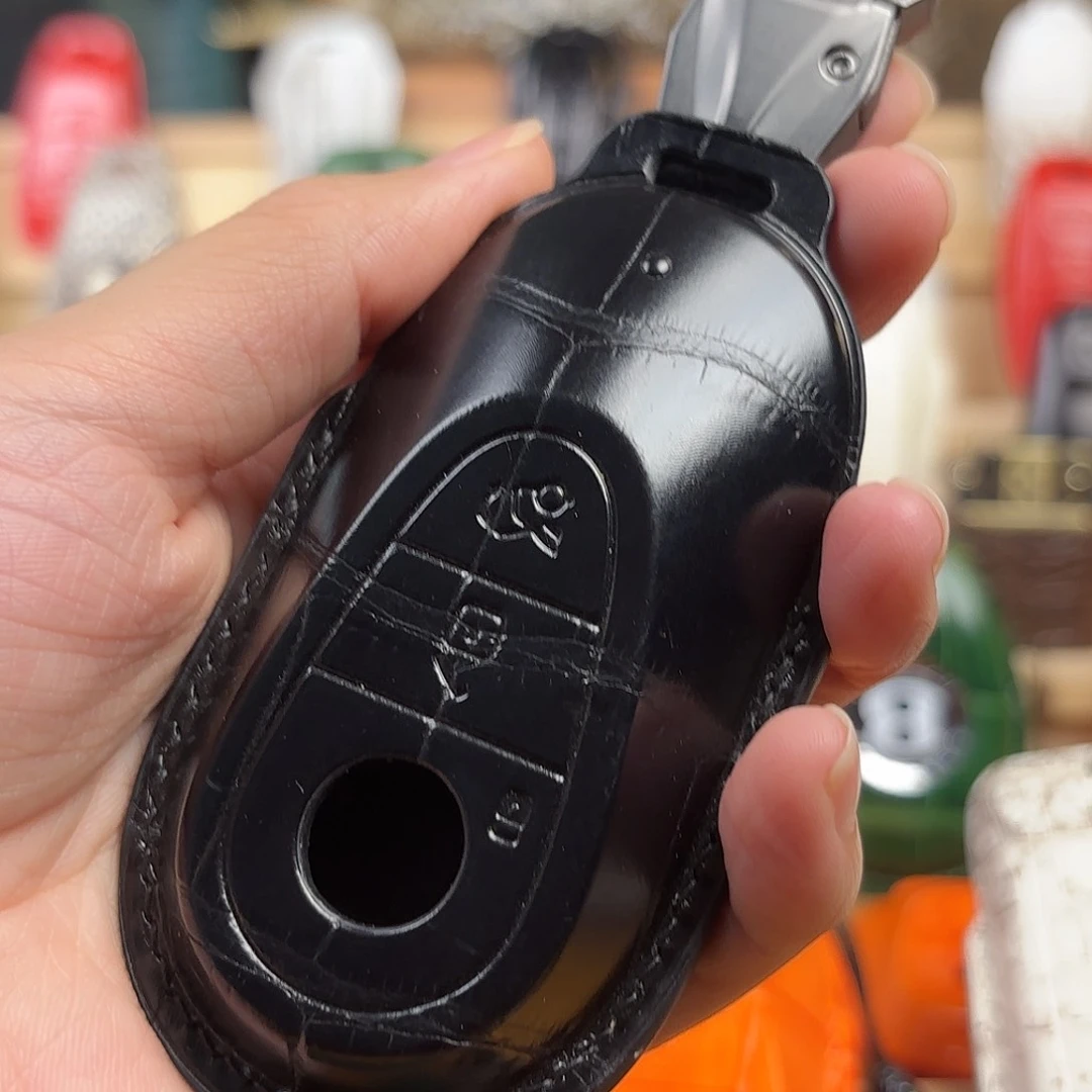 D****生奔驰黑色商务扣款车