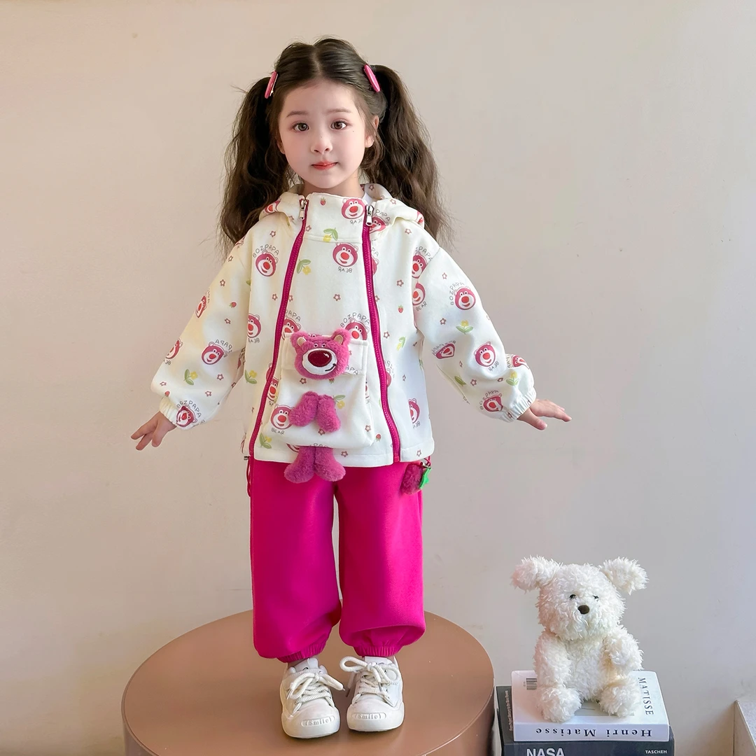 女童草莓熊套装洋气儿童连帽外套春秋季新款女宝宝休闲两件套女孩