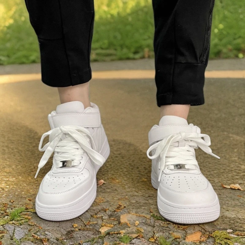 纯色板鞋平跟青春潮流情侣百搭舒适春秋运动真皮小白鞋高帮休闲鞋