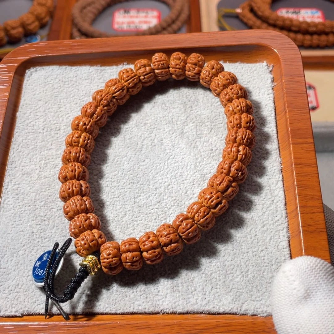 金刚菩提吊坠执*?十出一泰森