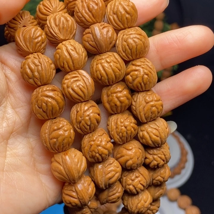 秦岭龙纹桃核脖挂