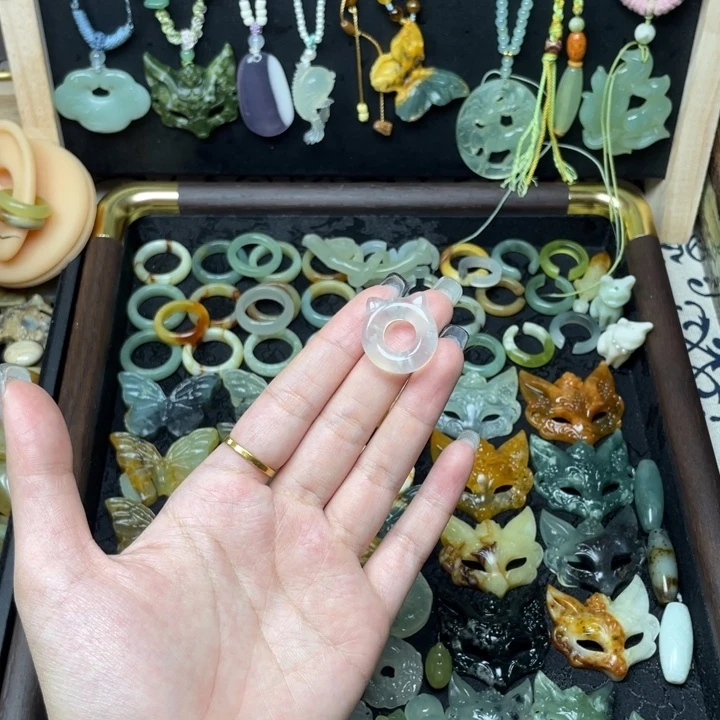 蛇纹石玉未镶嵌颈饰福利