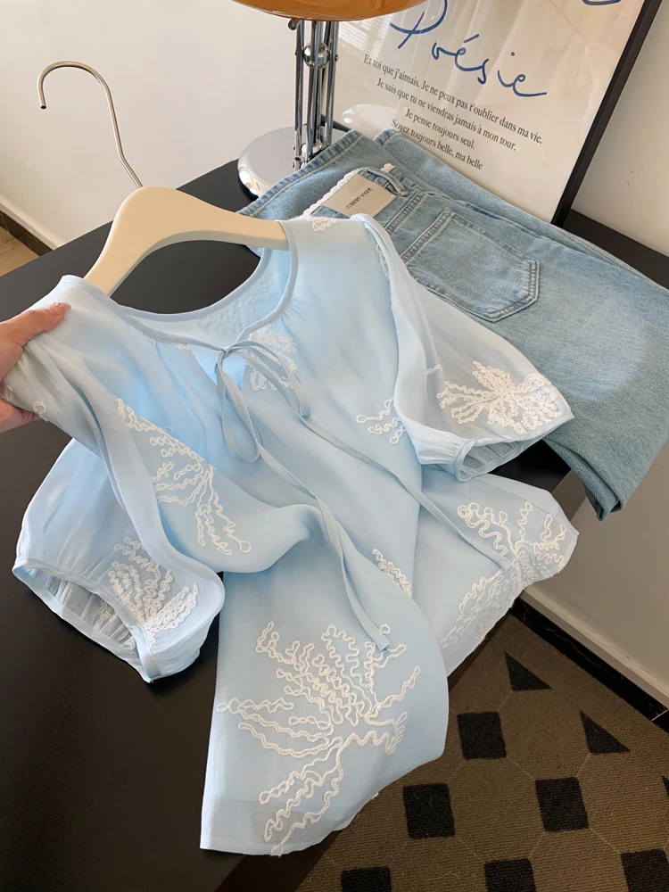 夏季新中式国风刺绣天蓝色短袖衬衫女上衣薄款轻奢高级感娃娃小衫