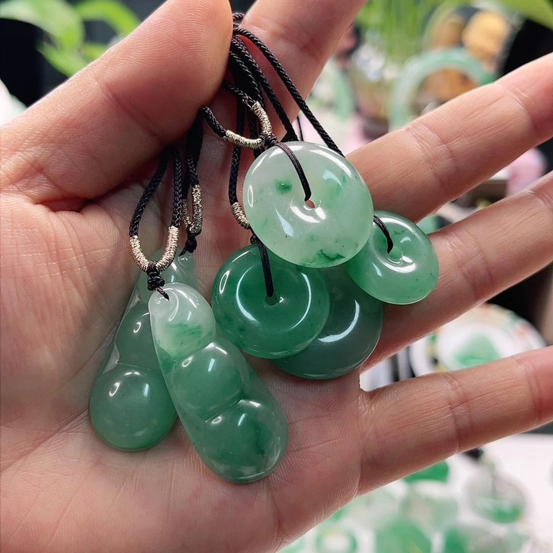 石英质玉颈饰未镶嵌