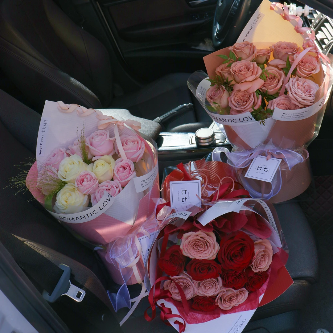 【1帮1】情人节520爆款芭蕾风一体式波点定型片鲜花艺包装纸包花材