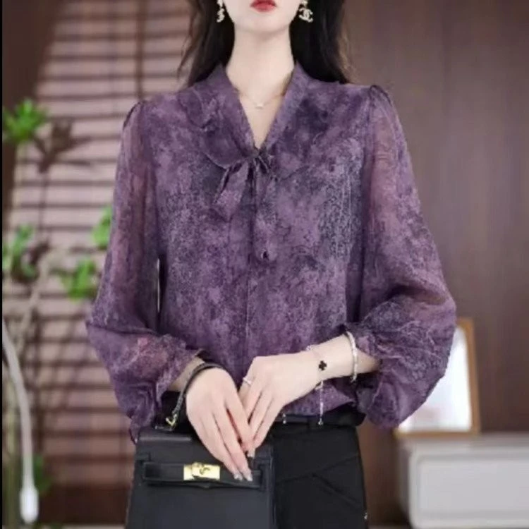 紫霞仙紫2025新款春夏V领冰丝衬衫大码时髦长袖套头上衣打底小衫